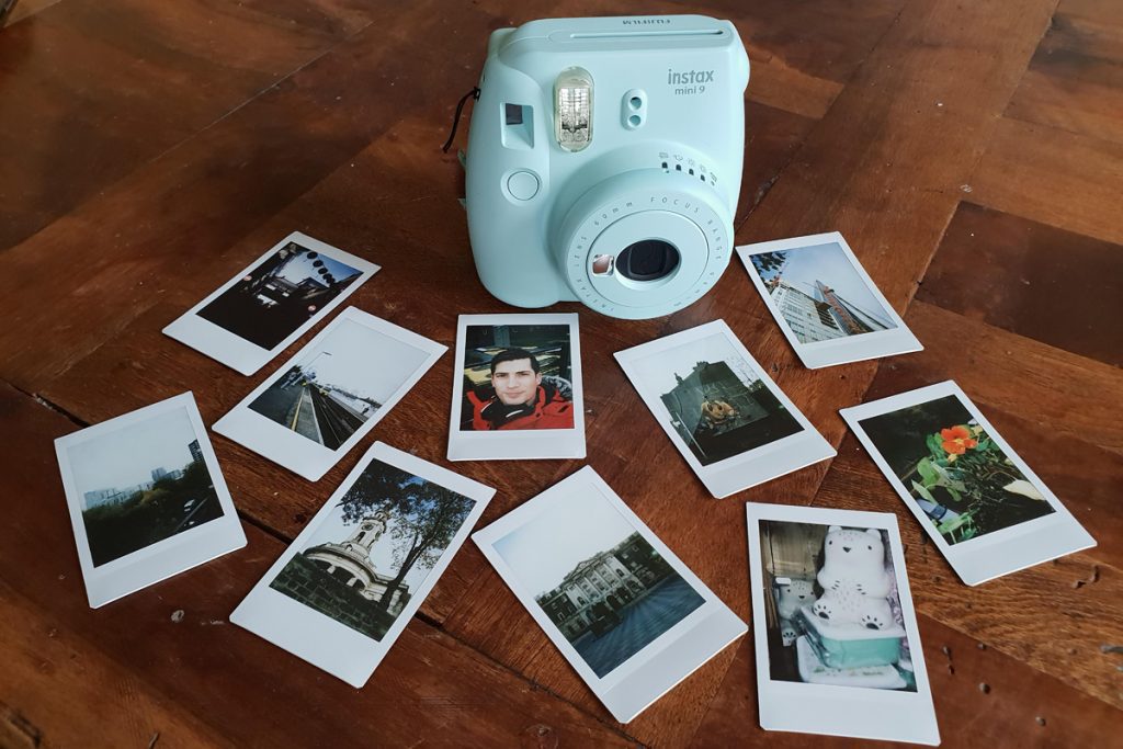 دوربین و عکس های instax mini 9 دوربین و عکس های instax mini 9