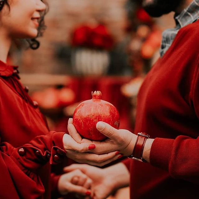 ژست عکاسی شب یلدا