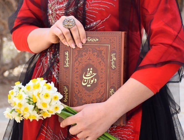 ژست عکاسی شب یلدا