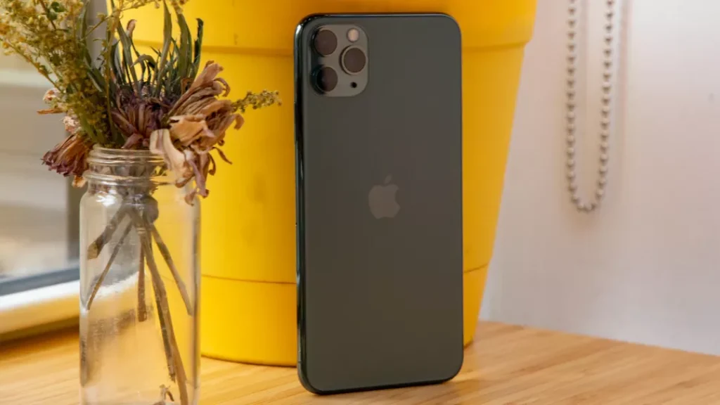 همه چیز در مورد iPhone Flip
