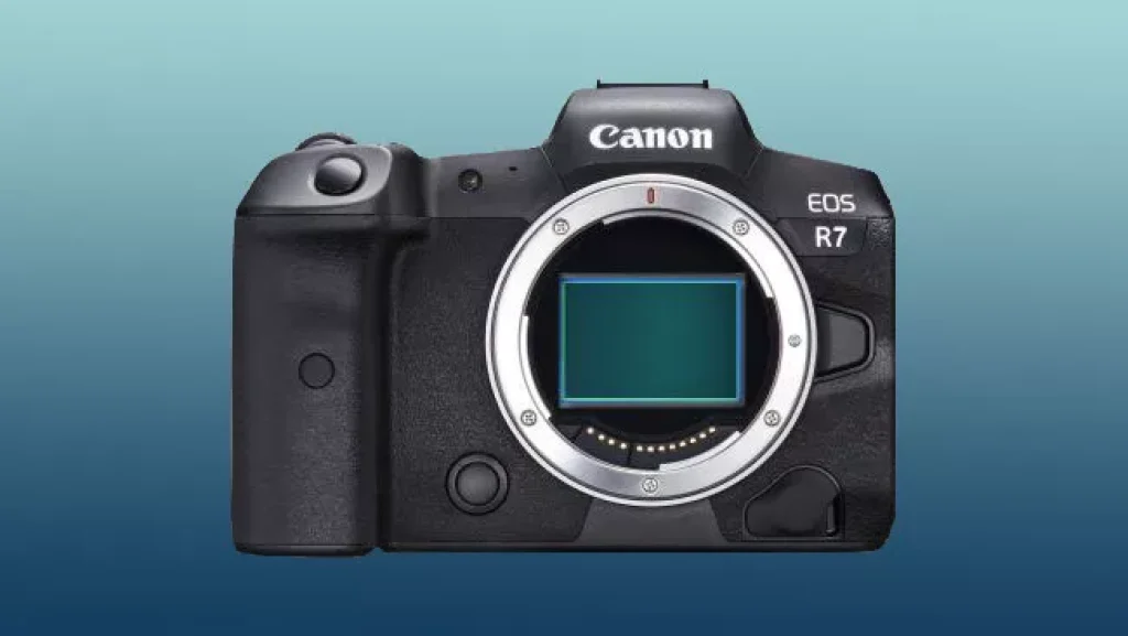 (ماکت Canon EOS R7) (اعتبار تصویر: Canon)
