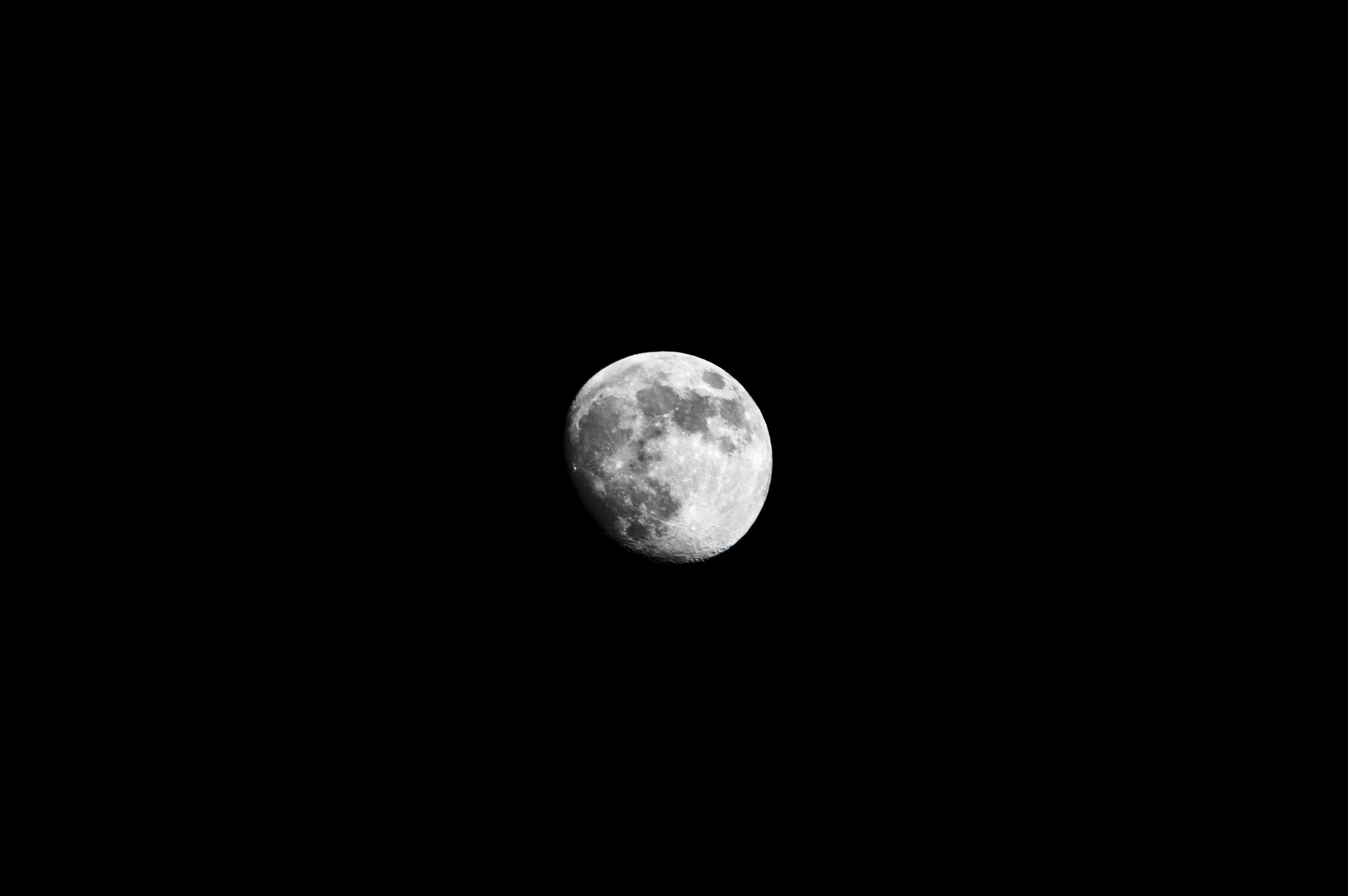 12c waxing gibbous d300 70 200mm x 2 scaled