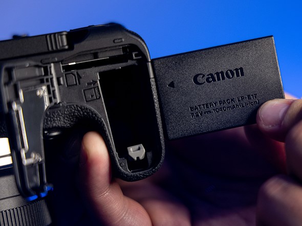 Canon EOS R10 LP E17 battery