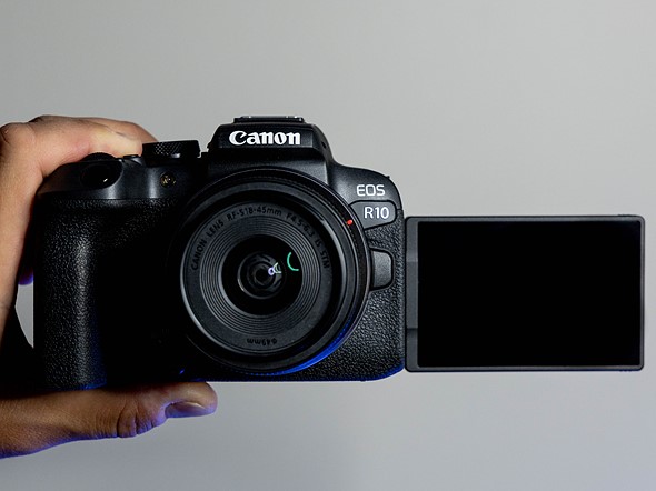 Canon EOS R10 articulated screen