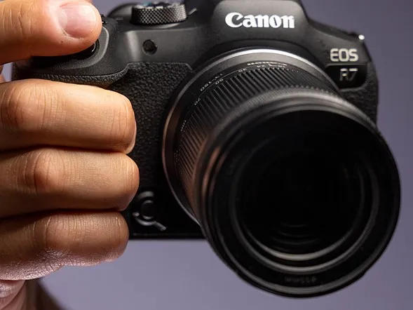 Canon EOS R7 grip
