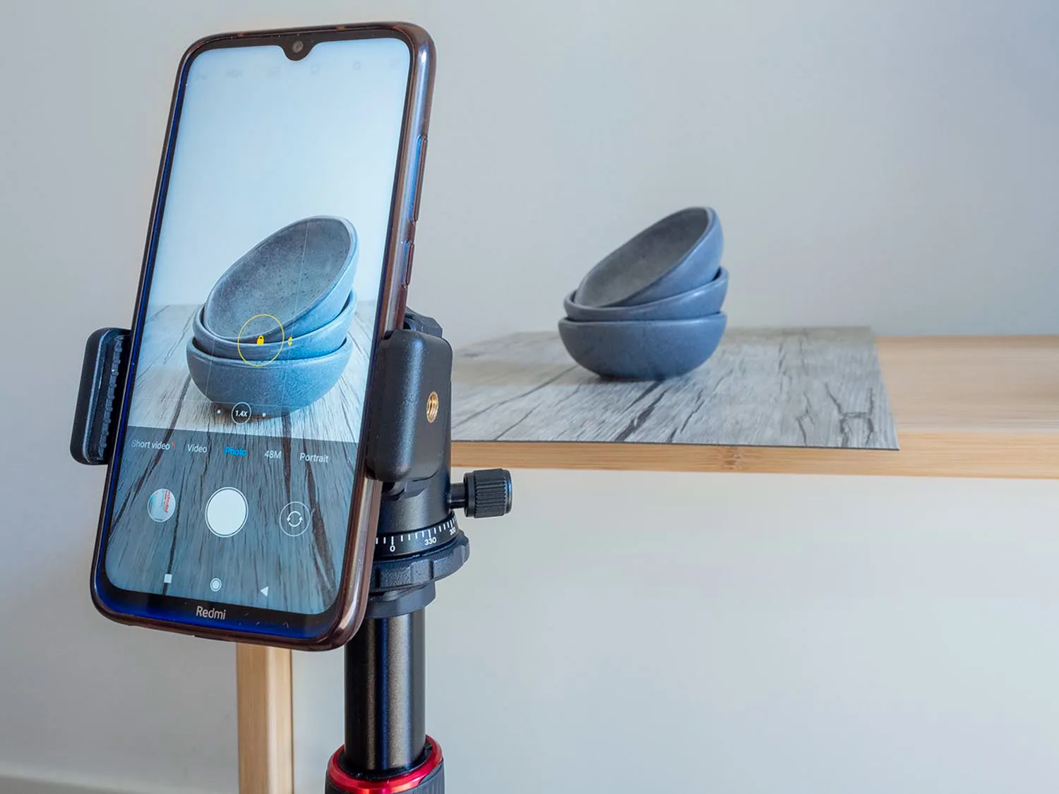 Smartphone product photography tripod