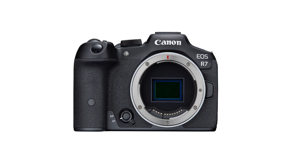 best canon camera for portrait Canon R7 opt