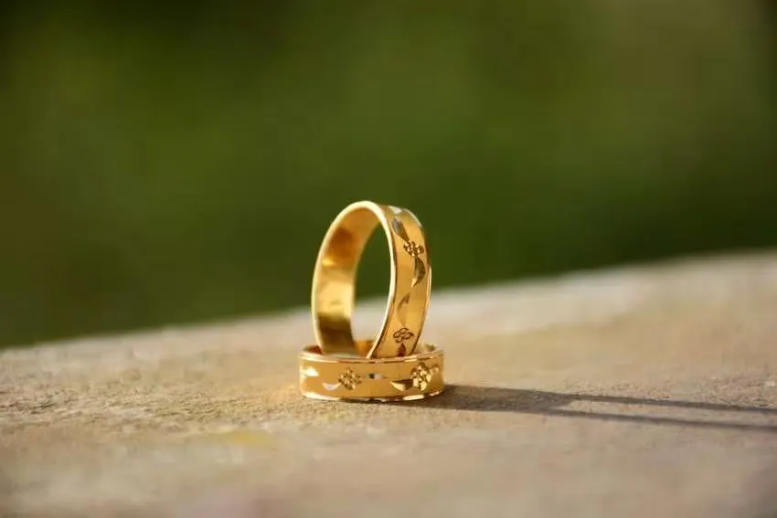 gold jewelry photography 8