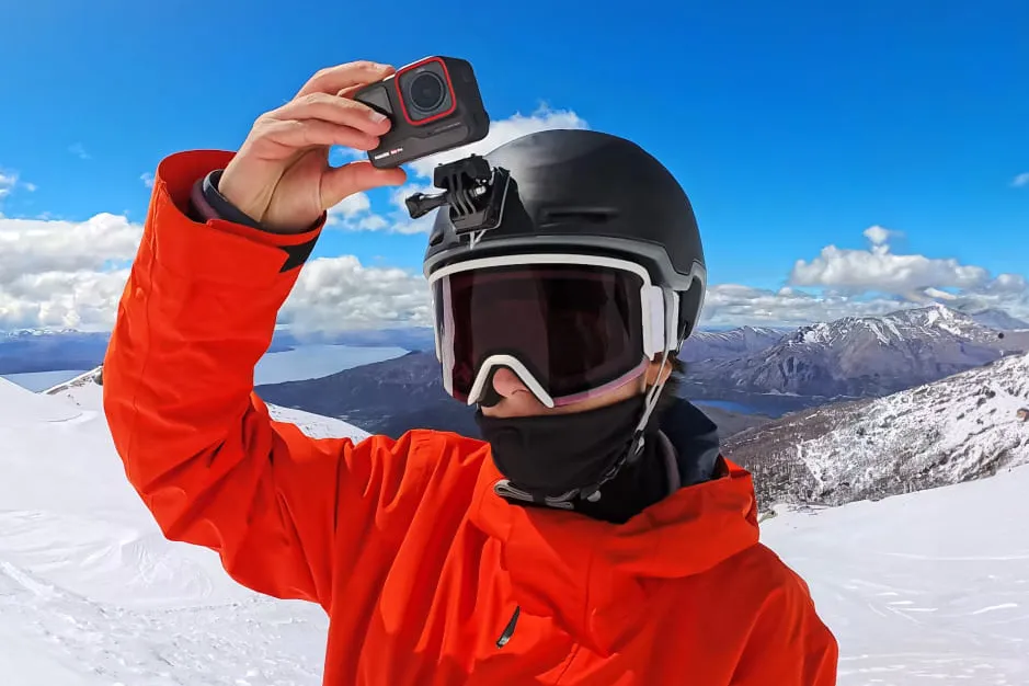 نصب دوربین Insta360 Ace Pro روی کلاه کاسکت موتورسواری