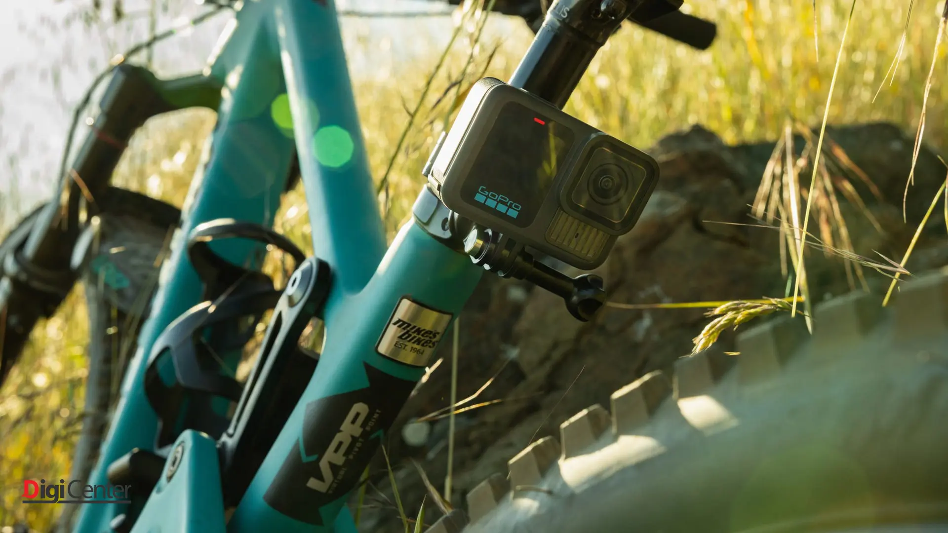 دوربین GoPro HERO13 Black متصل به بدنه دوچرخه در طبیعت