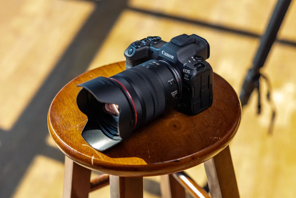 R5 Mark II 24-105mm F4 L