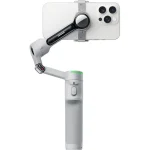 گیمبال Insta360 Flow 2 Pro با آیفون نصب‌شده از پشت