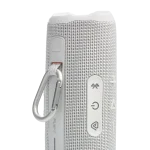 اسپیکر JBL Flip 7 سفید با بند قفل‌دار و دکمه‌ها در نمای ایستاده