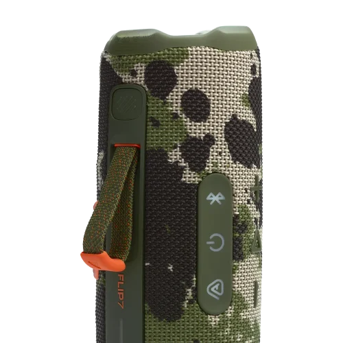 اسپیکر JBL Flip 7 ارتشی ایستاده با بند و دکمه‌ها