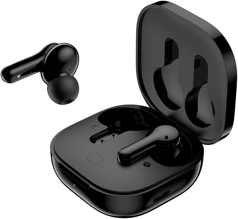 نمایی از کیس شارژ QCY T13 X به همراه دو هندزفری بیسیم داخل آن