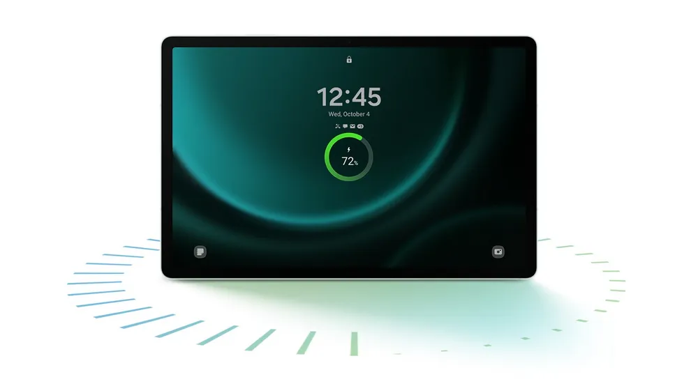 تبلت Galaxy Tab S9 FE در حال نمایش میزان شارژ
