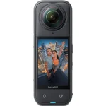 دوربین Insta360 X5 با نمایشگر روشن و تصویر سلفی