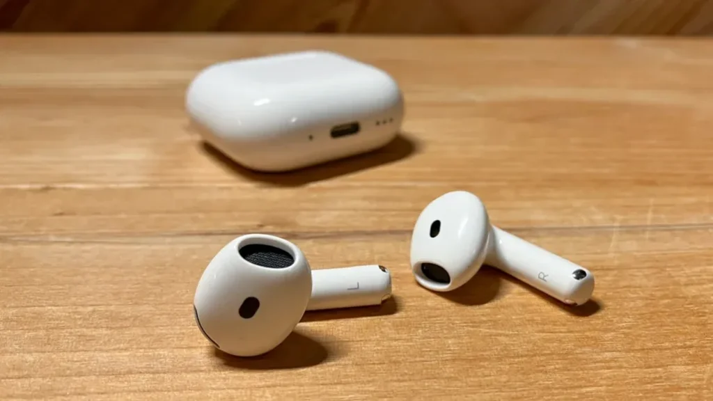 بهترین ایرپاد Apple AirPods 4 با طراحی ساده و اتصال روان به آیفون