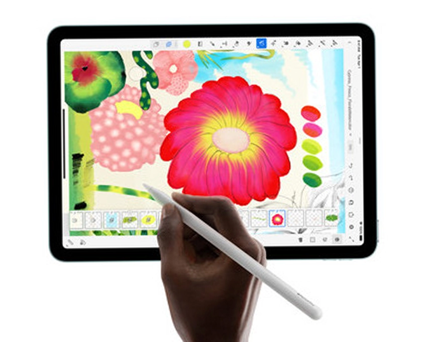 طراحی با Apple Pencil روی نمایشگر تبلت اپل iPad Air 11 اینچی مدل Wi-Fi با تراشه M3 – مدل 2025