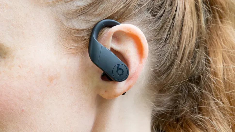 بهترین ایرپاد Beats PowerBeats Pro 2 با قلاب ورزشی و ثبات بالا در گوش