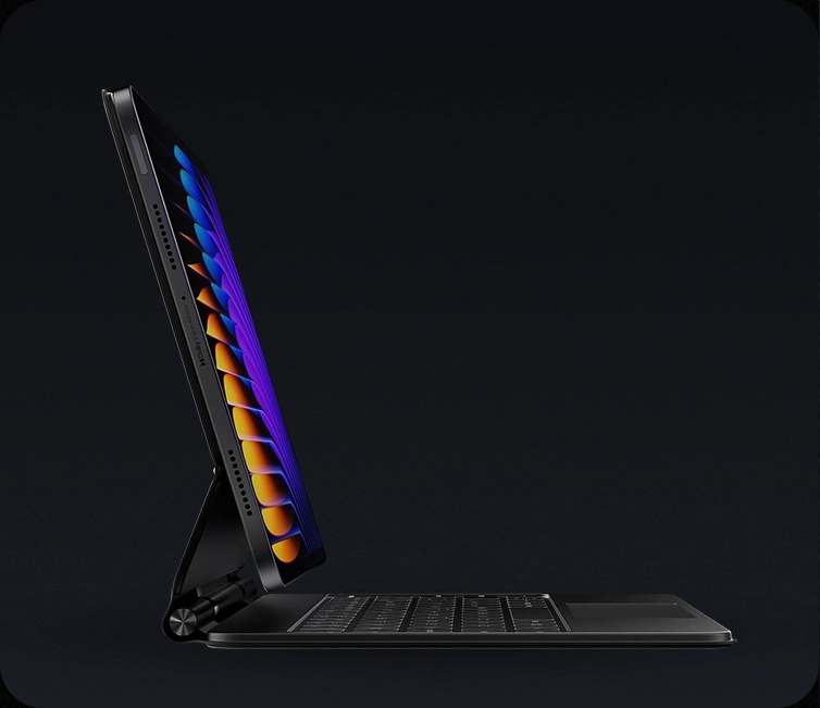 نمای بغل تبلت شیائومی Pad 7 Pro داخل کاور، نمایش بلندگوها و طراحی باریک بدنه