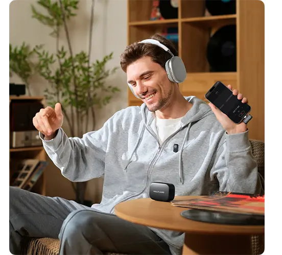 استفاده از میکروفون بیسیم یقهای هالیلند مدل Lark A1 با گیرنده تایپ سی در محیط خانگی