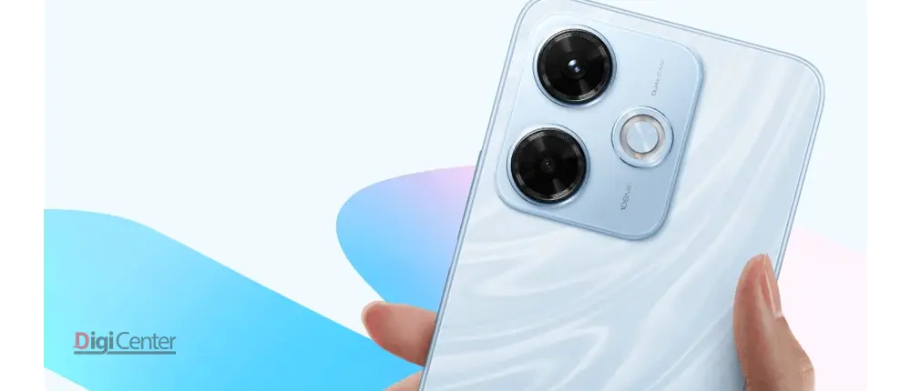 تصویر گوشی شیائومی Redmi 13 آبی در دست کاربر با طراحی دوربین دوگانه و بدنه براق
