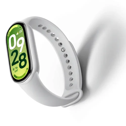 Xiaomi Smart Band 10 دارای نمایشگر رنگی شفاف با وضوح بالا است که خوانایی اطلاعات را حتی زیر نور مستقیم آفتاب تضمین می‌کند. این طراحی مدرن تجربه کاربری بهتری ارائه می‌دهد.