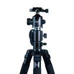 نمای نزدیک هد بال سه پایه دوربین آراروکس Ararox Q728BL Camera Tripod با پیچ های تنظیم دقیق و ساختار مقاوم، مناسب کنترل زاویه در عکاسی حرفه ای