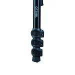 نمای نزدیک قفل های پایه سه پایه دوربین آراروکس Ararox Q728BL Camera Tripod با طراحی مقاوم و قفل های کلیپسی برای تنظیم سریع ارتفاع