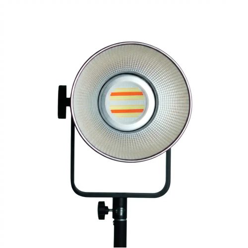 نمای جلوی ویدئولایت آراروکس VL200C RGB با رفلکتور عمیق و چیپ LED مرکزی، مناسب نورپردازی حرفه ای عکاسی و فیلمبرداری با قابلیت تنظیم رنگ RGB