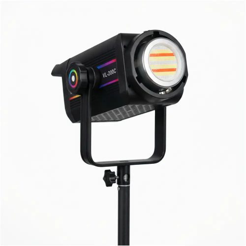 تصویر ویدئولایت آراروکس VL200C RGB با طراحی مدرن، چیپ LED قدرتمند و مانت استاندارد برای اتصال انواع سافت باکس و اکسسوری های نورپردازی حرفه ای