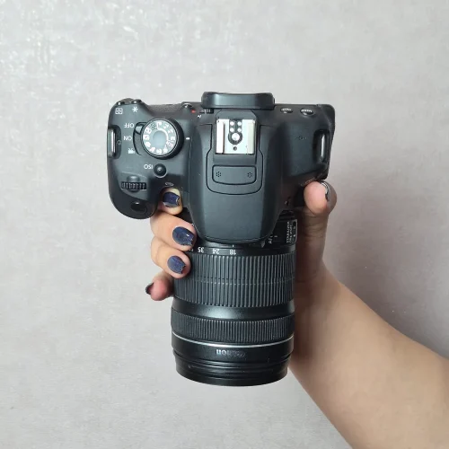 دوربین عکاسی کانن Canon EOS 700D Kit 18-135mm IS STM دست دوم - Image 3
